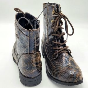 WHITE MOUNTAIN ANIMAL PRINT WOMEN BOOTS SZ 8.5